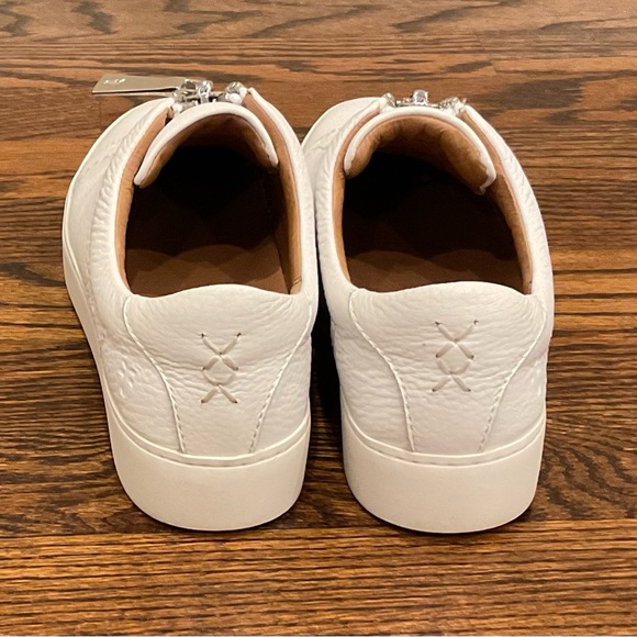 Frye Women's Lena Zip Low Leather Sneakers In White Slip OnPlatform Size 6 - Picture 6 of 7